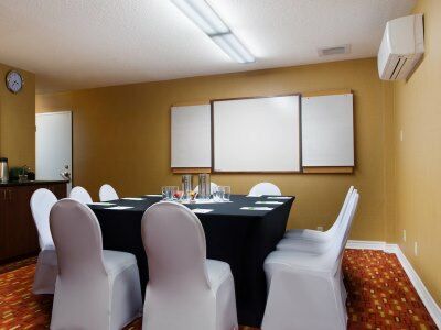 Courtyard By Marriott Downtown 3*