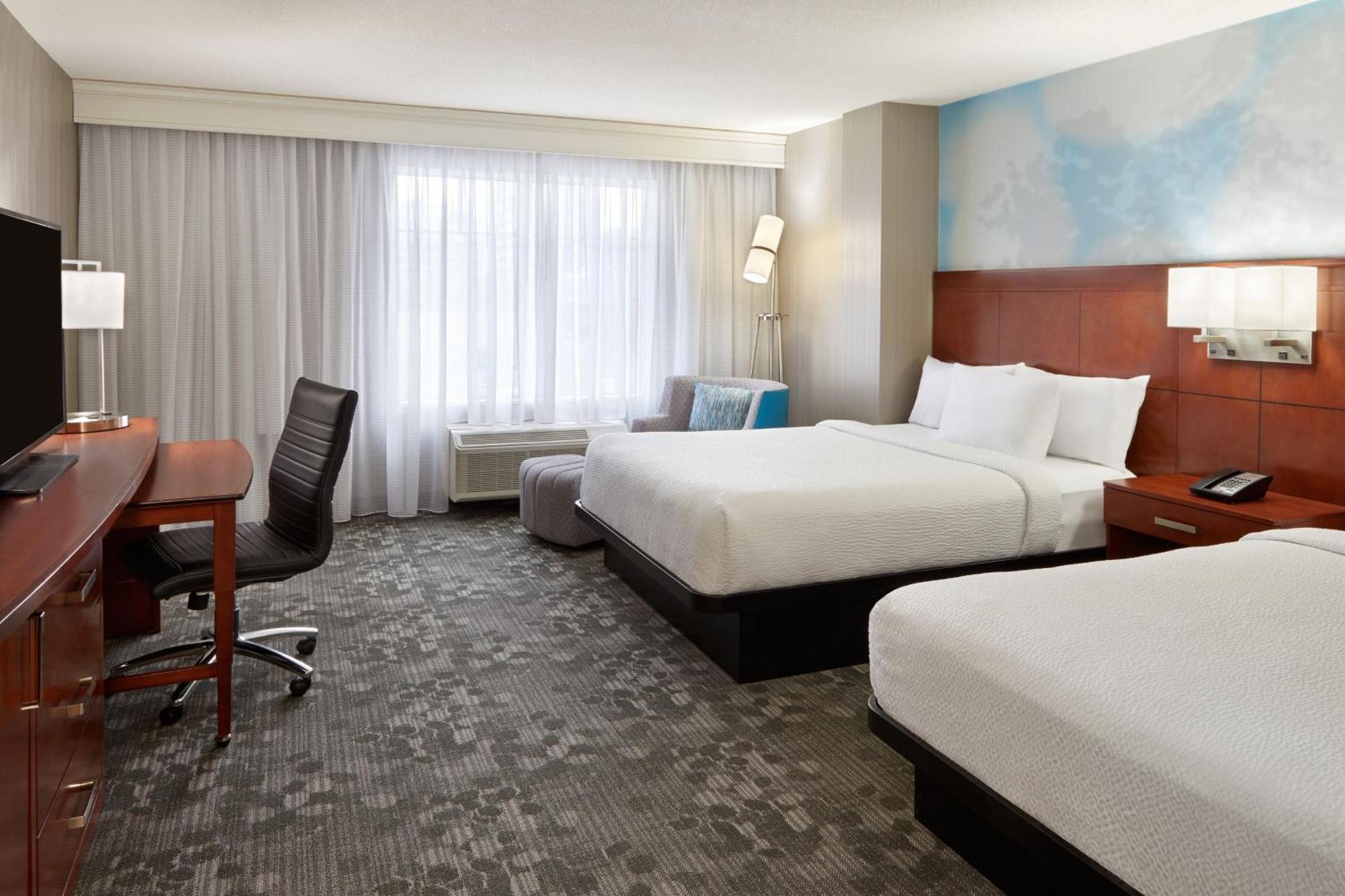 Courtyard By Marriott Downtown Hotel 3*